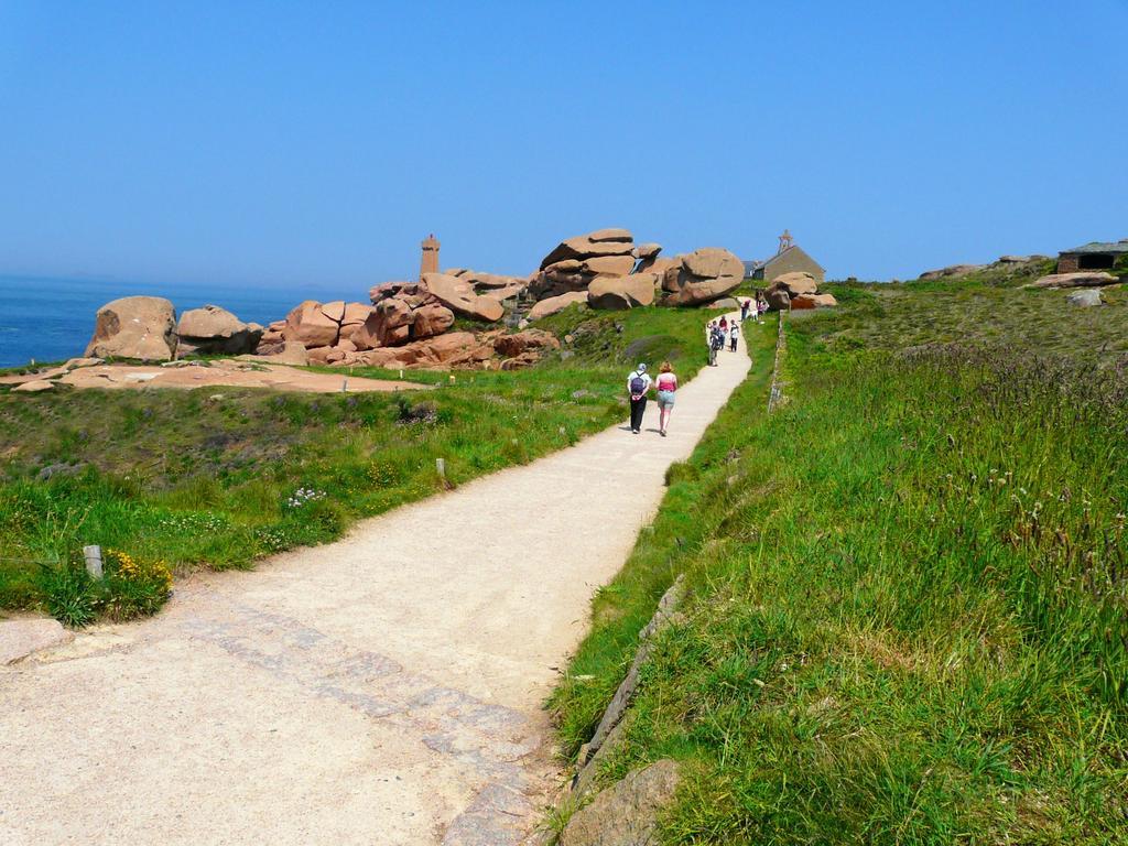 Kyriad Lannion-Perros-Guirec Exterior foto
